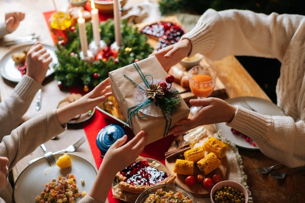 family-exchanging-gifts-on-christmas